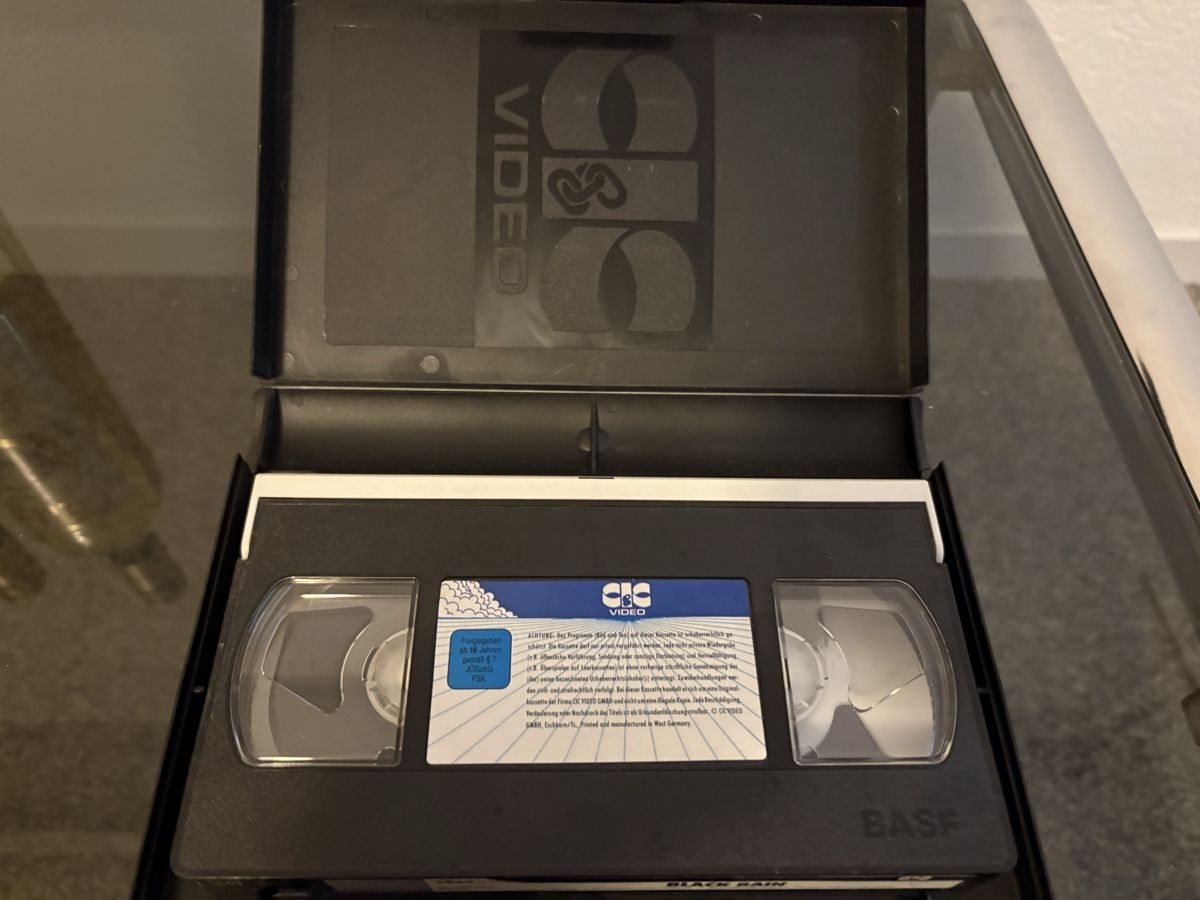 Tutti i VHS: VHS black rain TOP – Usato da Herzogenbuchsee venduto da warrior77 2