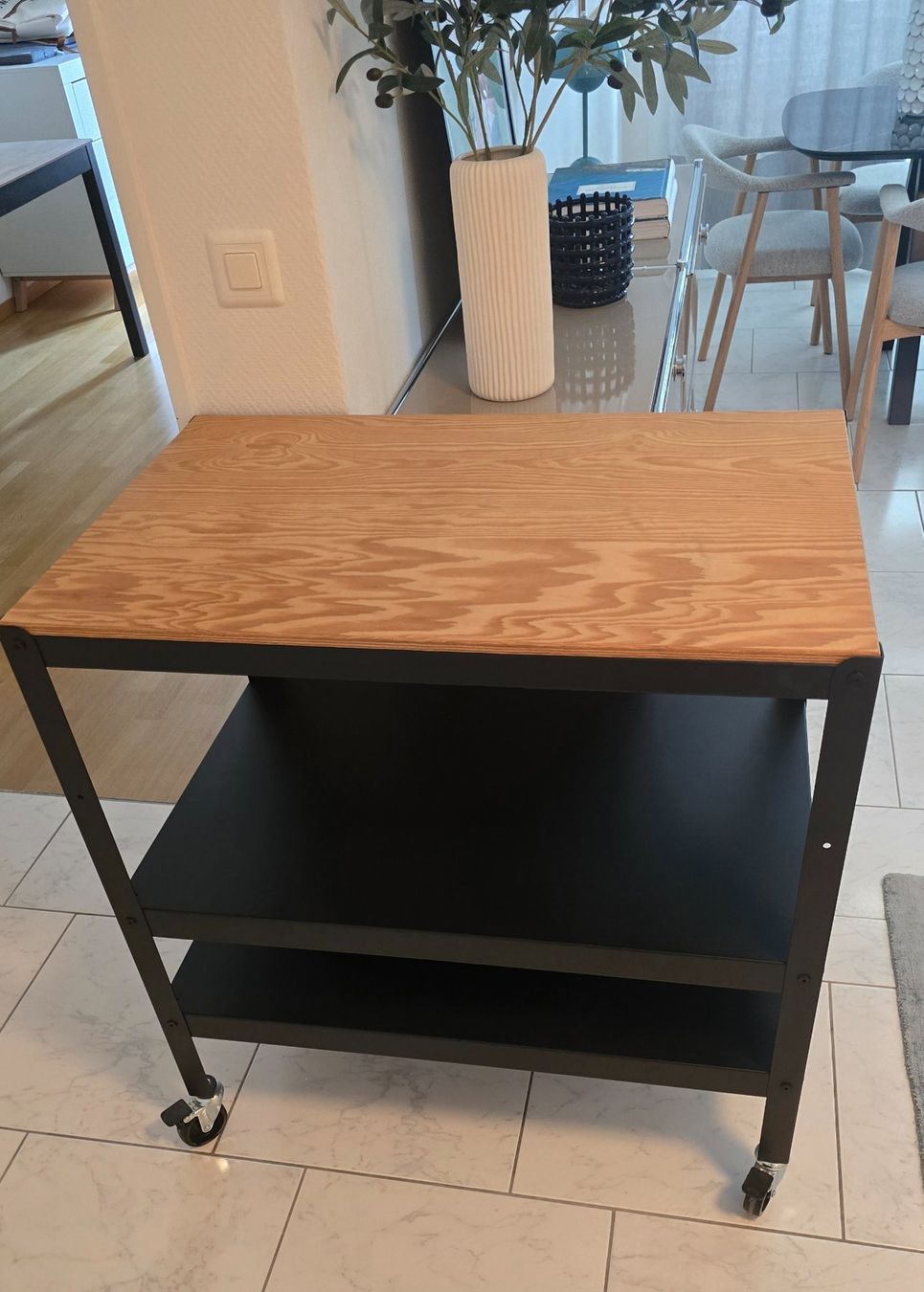 Ikea Carrelli di servizio: IKEA BROR Servierwagen - 85x55 cm – Usato da Meilen venduto da melanieolivia