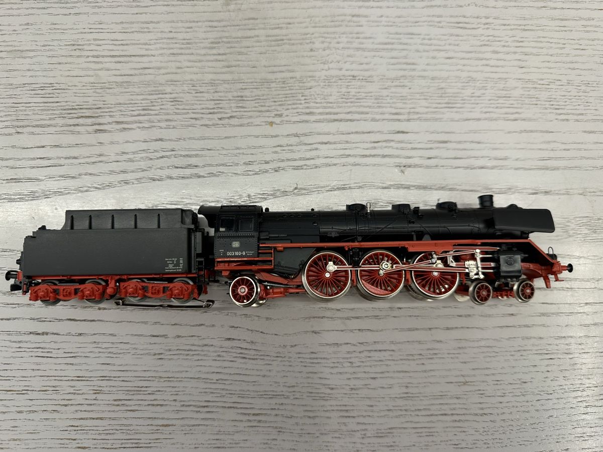 Märklin Modellini di ferrovie: Möärklin 3085 DB BR 003 – Usato da Lupsingen venduto da New-Haven 3
