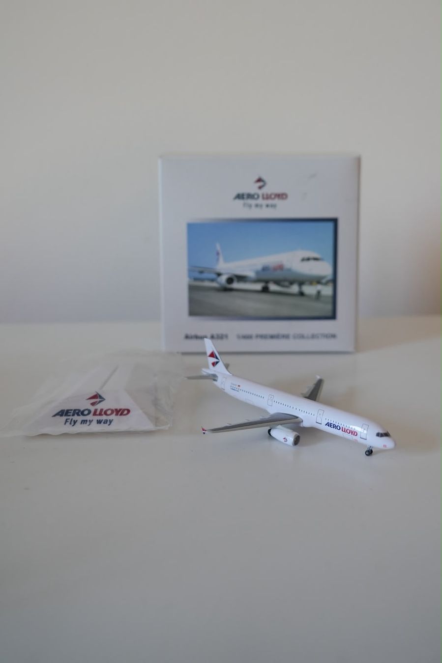 Kit di modellismo & Modellini statici: Modellflugzeug 6 Stück 1/400 – Usato da Oberrieden venduto da sum_8pzm 3