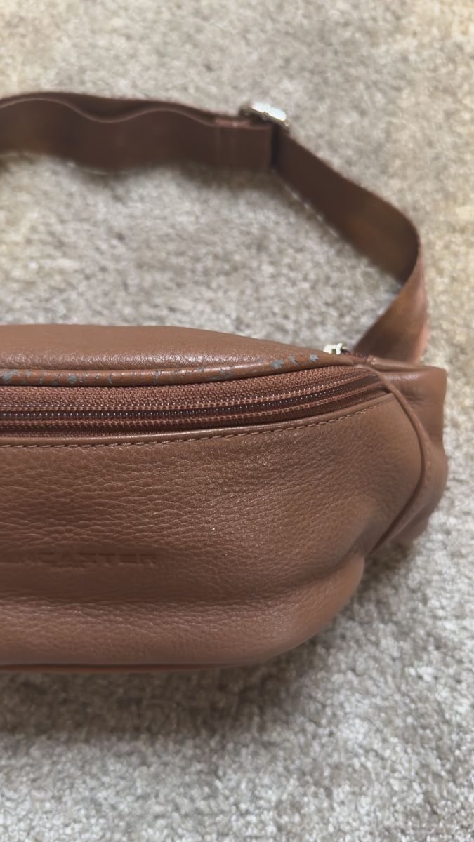 Lancaster Borse: Sac banane en cuir Lancaster marron – Usato da Vuippens venduto da Anna_as 2