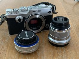 Olympus PEN-F Silber + 17mm & 45mm | Kult-Reiseset
