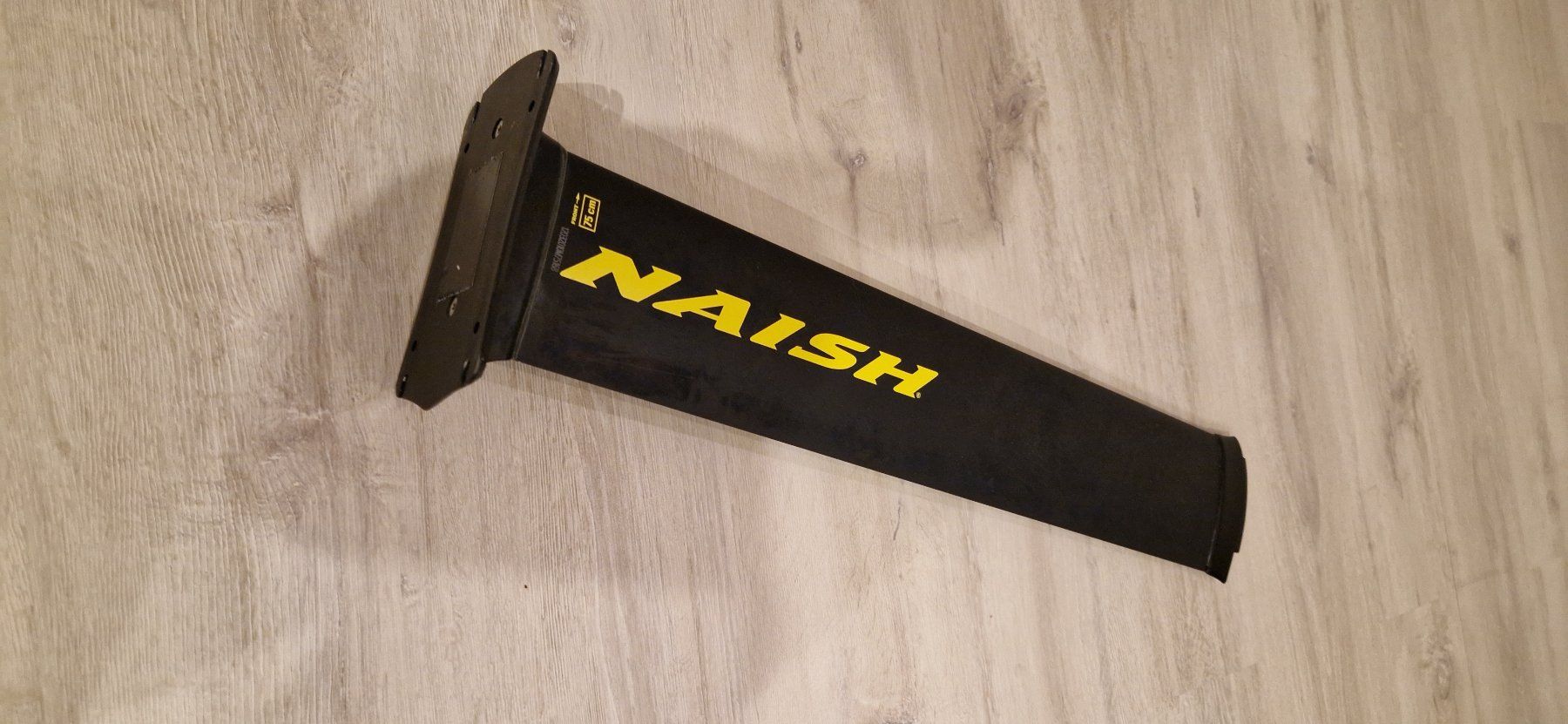Naish Tavole da surf e di nuoto: Naish Foil-Mast 75 cm mit Basisplatte – Usato da Uhwiesen venduto da buleyupi