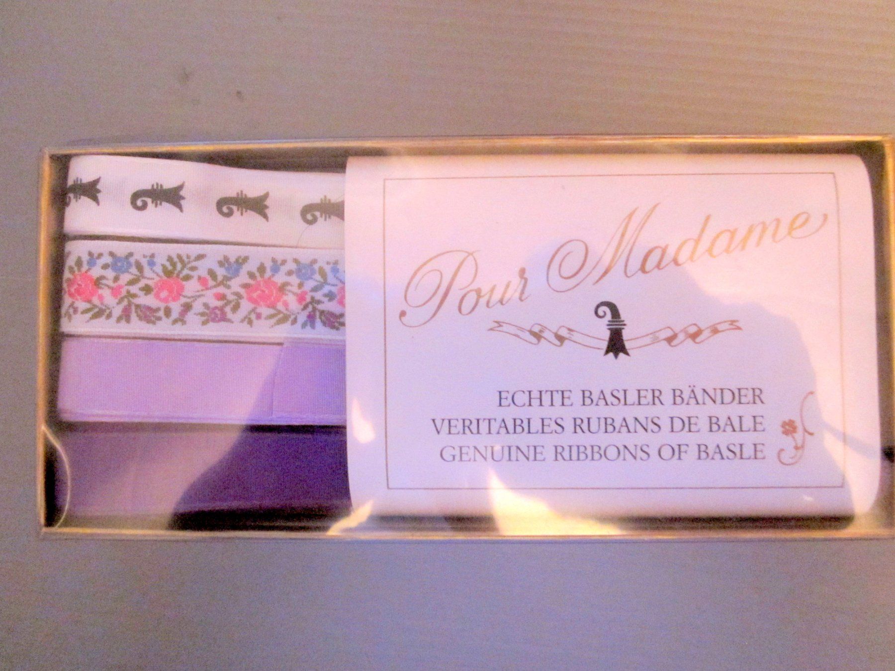 Nastri decorativi: Seidenbänder Possamenter-Bändel aus Basel – Nuovo e nell'imballaggio originale da Binningen venduto da fel_8mgn