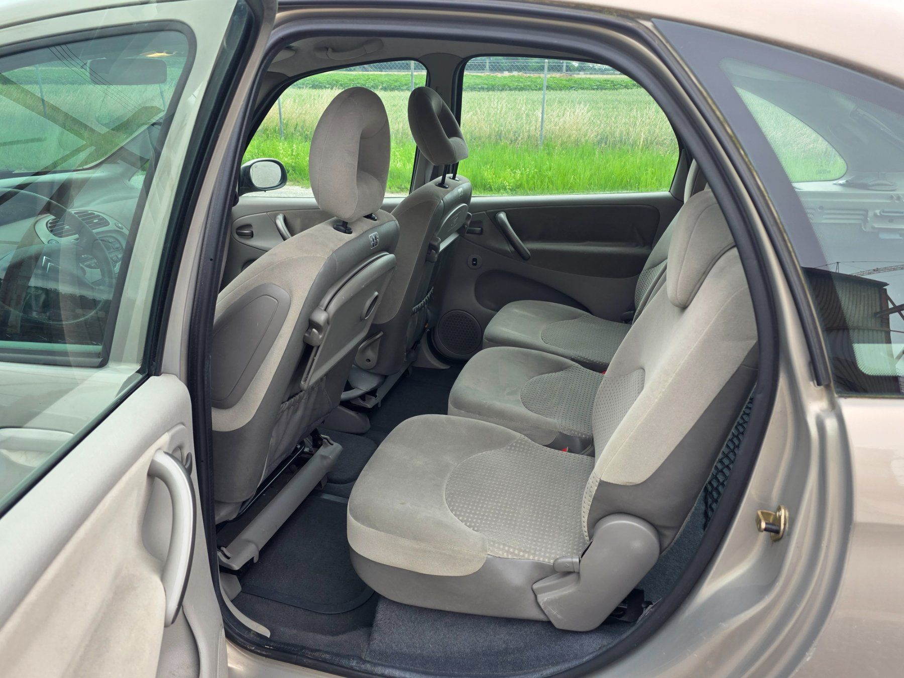 Citroën Automobili: Citroen Picasso 2.0i 16V Automatic – Usato da Aarberg venduto da power80 5