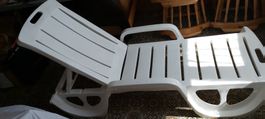 Weisse Relaxliege aus Kunststoff