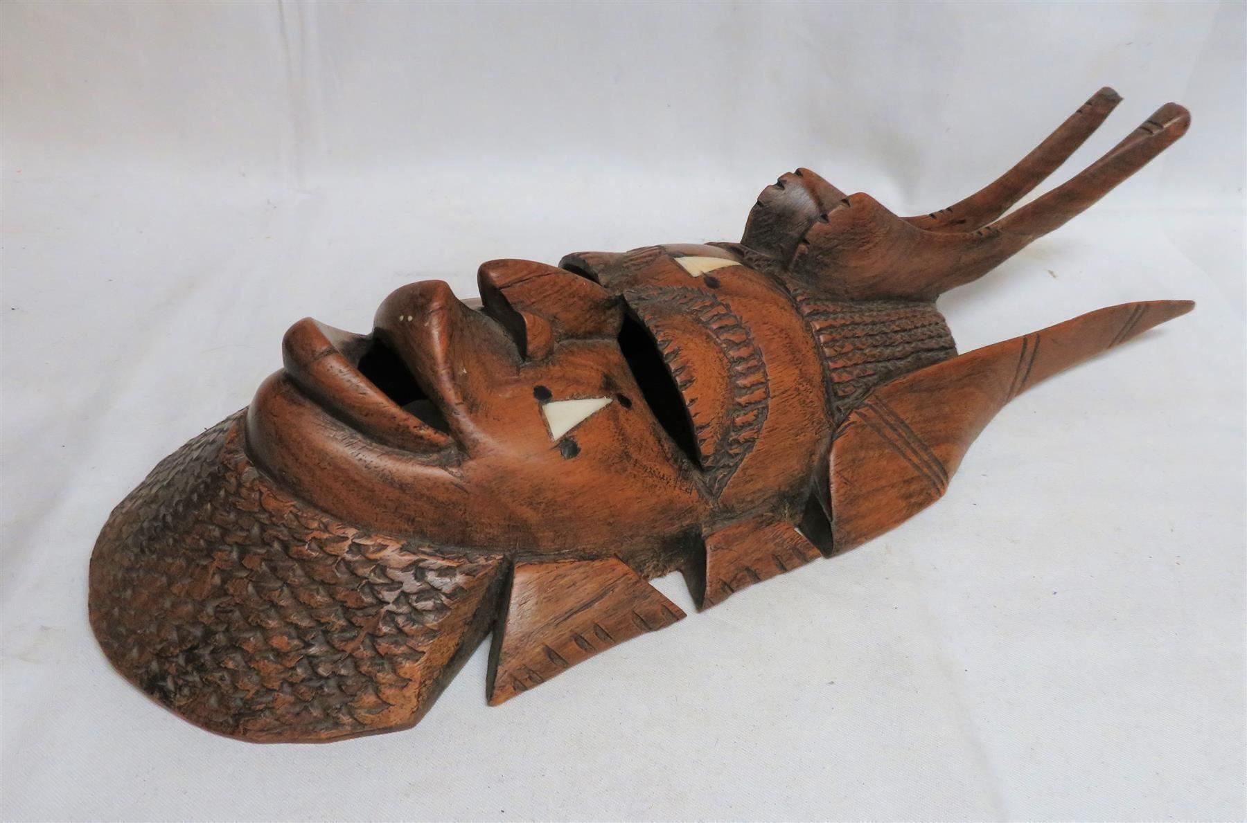 Internationale Kunst: afrikanische Maske Afrika afrikanische Kunst Stammeskunst – Gebraucht aus Tüscherz-Alfermée von Newpad 7