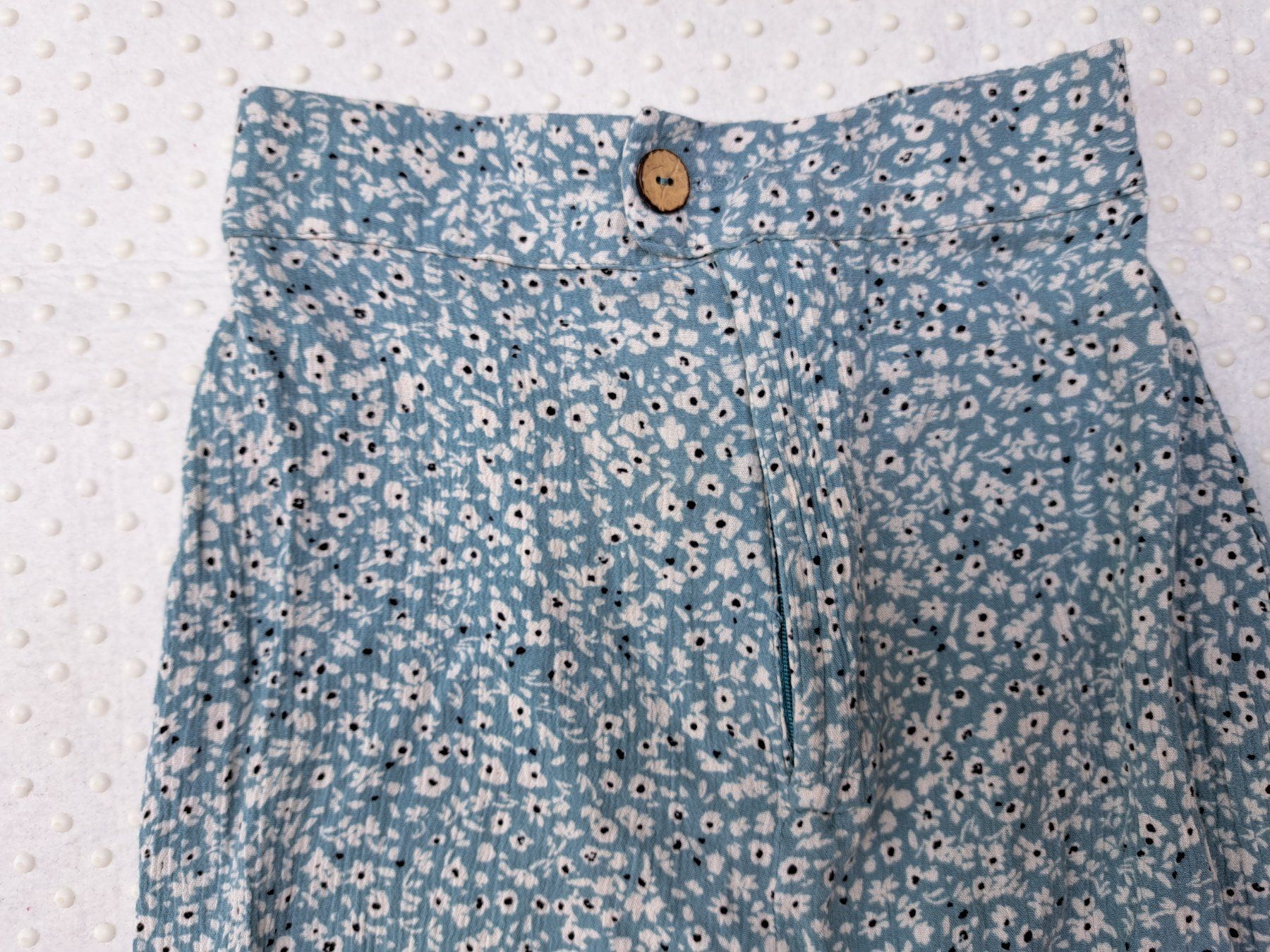 Pull&Bear Hosen: Pull & Bear Freizeithose Blumenmuster Grösse XS – Neu (gemäss Beschreibung) aus Gysenstein von joshuas81 1