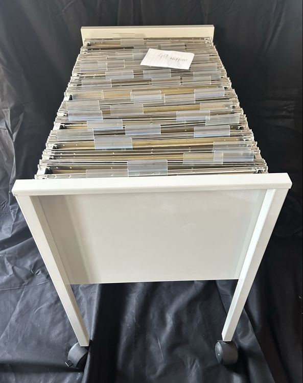 Rolling File Cabinet with 49 Hanging Folders - White (Gebraucht) in ...