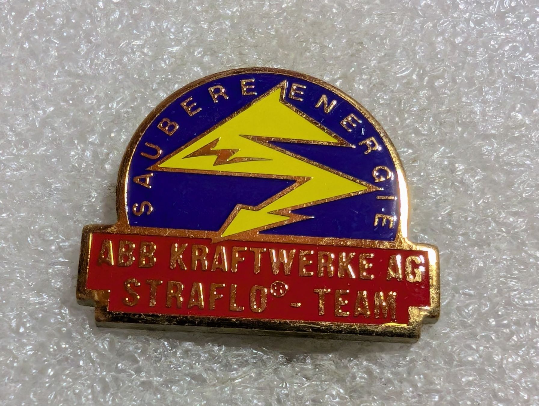 Placchette & Badge: Ansteckpin 202: ABB – Usato da Oppligen venduto da Pin-Fall-Shop