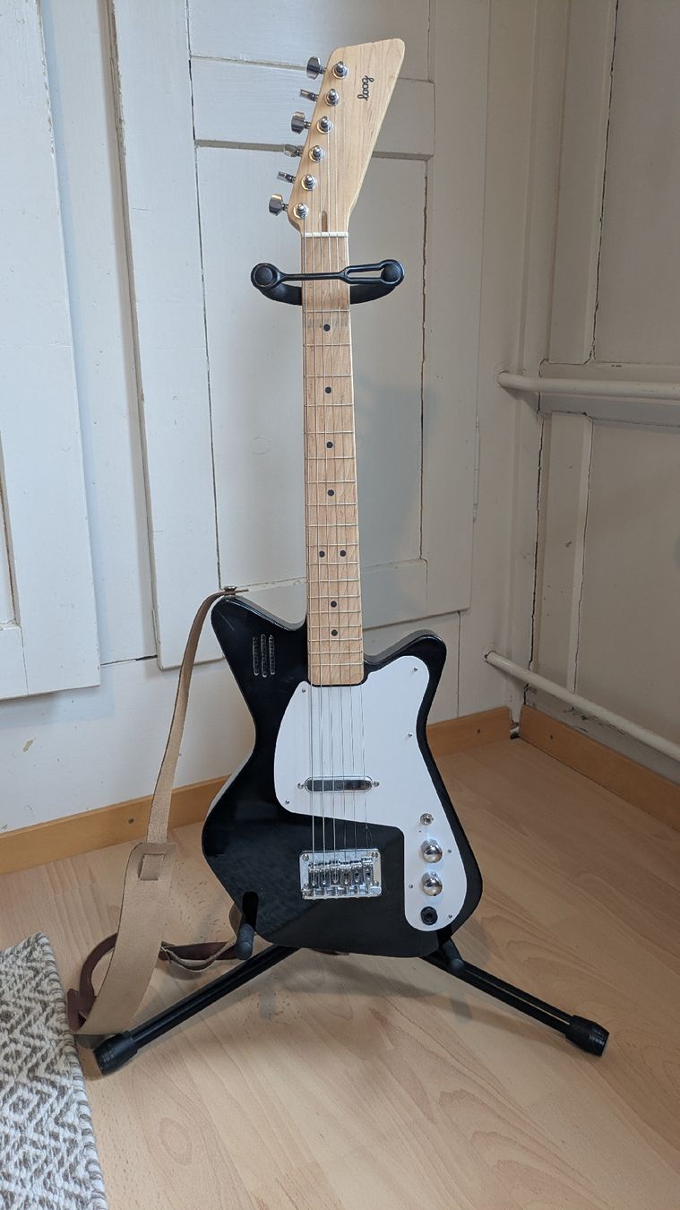 Strumenti musicali: Loog Pro VI E-Gitarre für Kinder – Usato da Oberwil b. Büren venduto da 10G3298