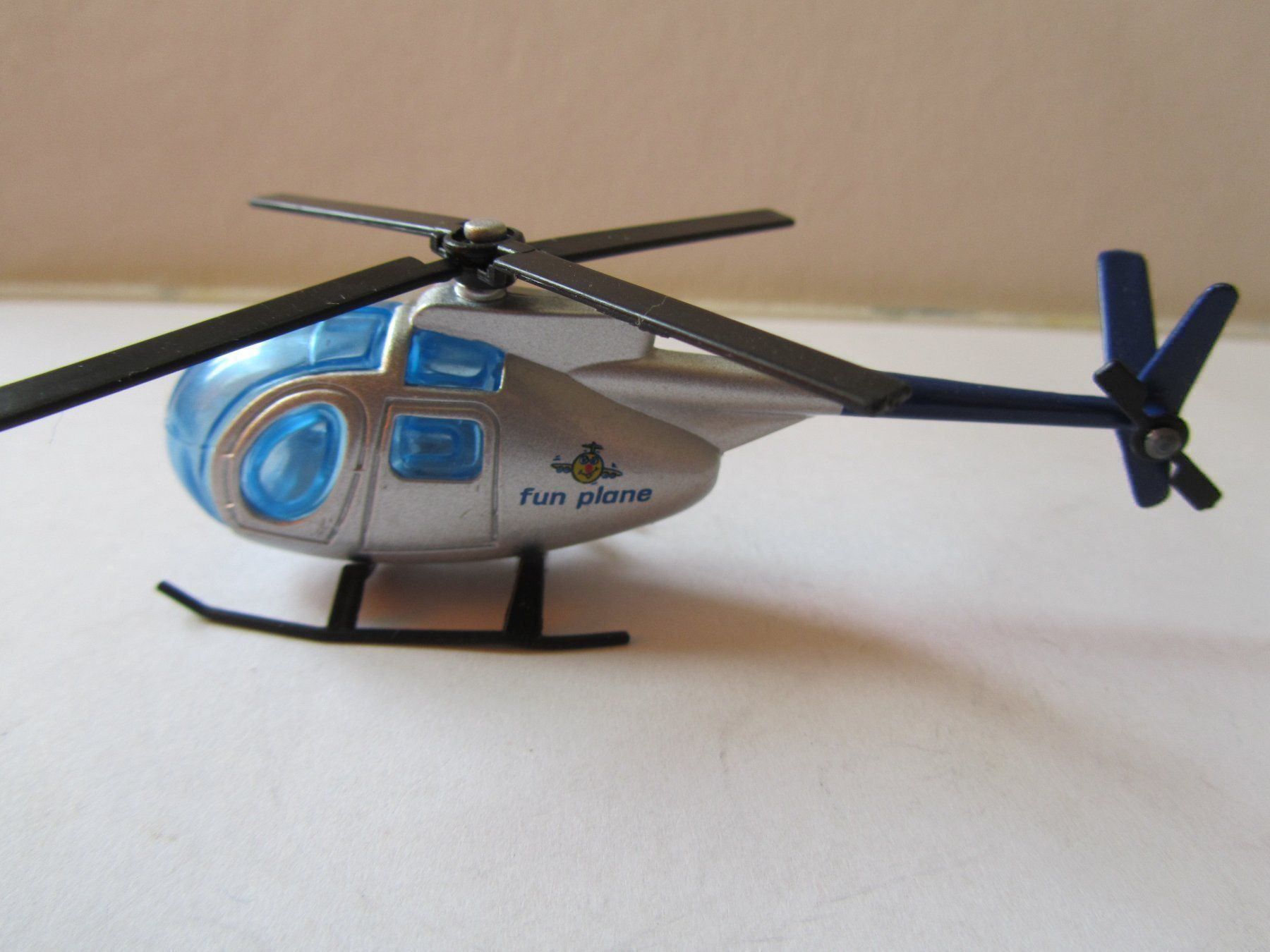 Modellbausätze & Standmodelle: Helikopter 'fun plane', Hersteller CE ? – Gebraucht aus Weiningen ZH von dietsch57 1