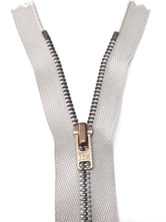 Tessuti: Reißverschluss 14 cm -  Fermeture éclair 14 cm – Nuovo (secondo la descrizione) da Savagnier venduto da Marderuth