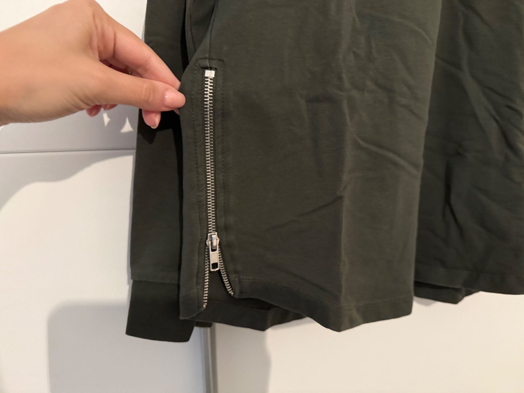 Asos Maglioni & Felpe: Asos pullover size L – Usato da Muzzano venduto da Sidney_3 1