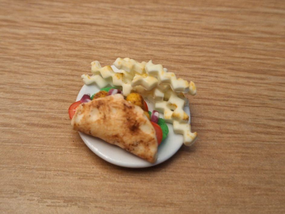 Case e mobili per bambole: Handmade Falafel Taco mit Pommes – Nuovo (secondo la descrizione) da Zürich venduto da HandmadeTinyFood 3