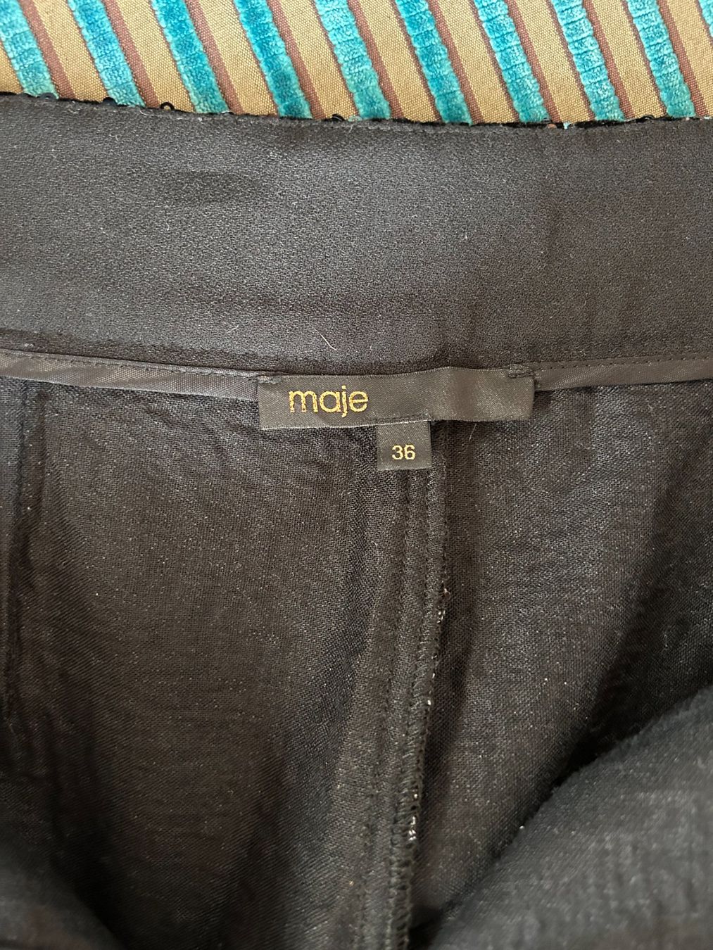 Maje Pantaloni: Short sequins noir Maje – Usato da Geneve venduto da Salomevergne 2