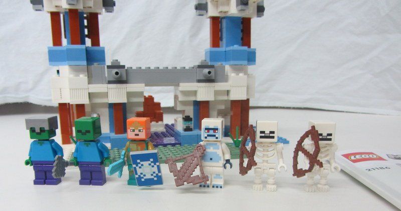 Lego Kit di costruzioni: LEGO Minecraft 21186 " The Ice Castle " – Usato da Kreuzlingen venduto da Han-Solo-68 2