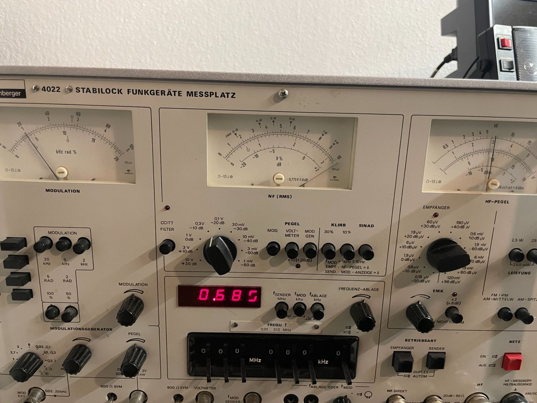Funktechnik: Schlumberger Stabilock 4022 Funkmessplatz  – ungeprüft – Gebraucht aus Sulzbach von Frutsch 1