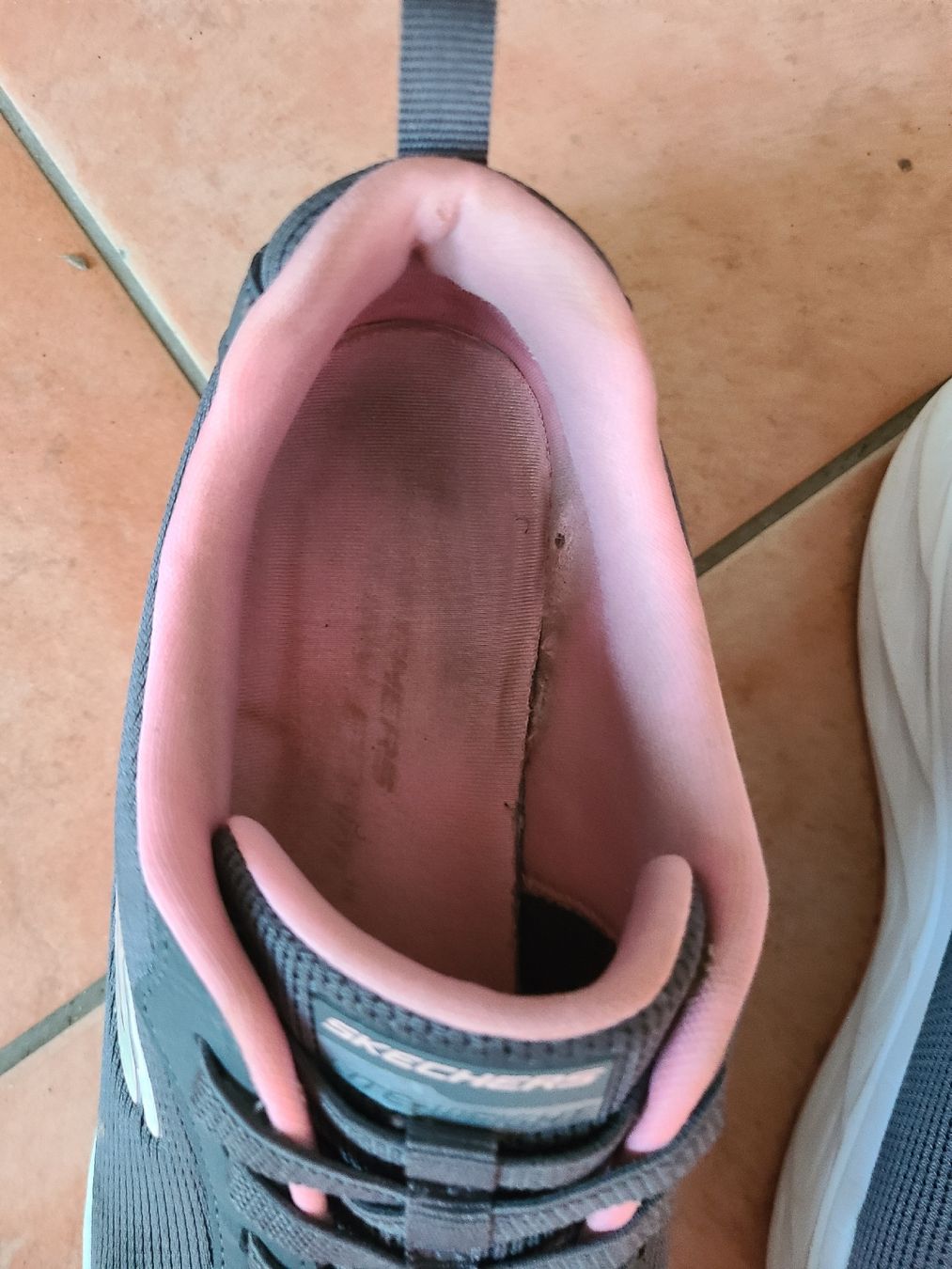 Skechers Scarpe da donna: Bequeme Damen Slechers Schuhe, gr 41 – Usato da Zihlschlacht venduto da Sun25 7