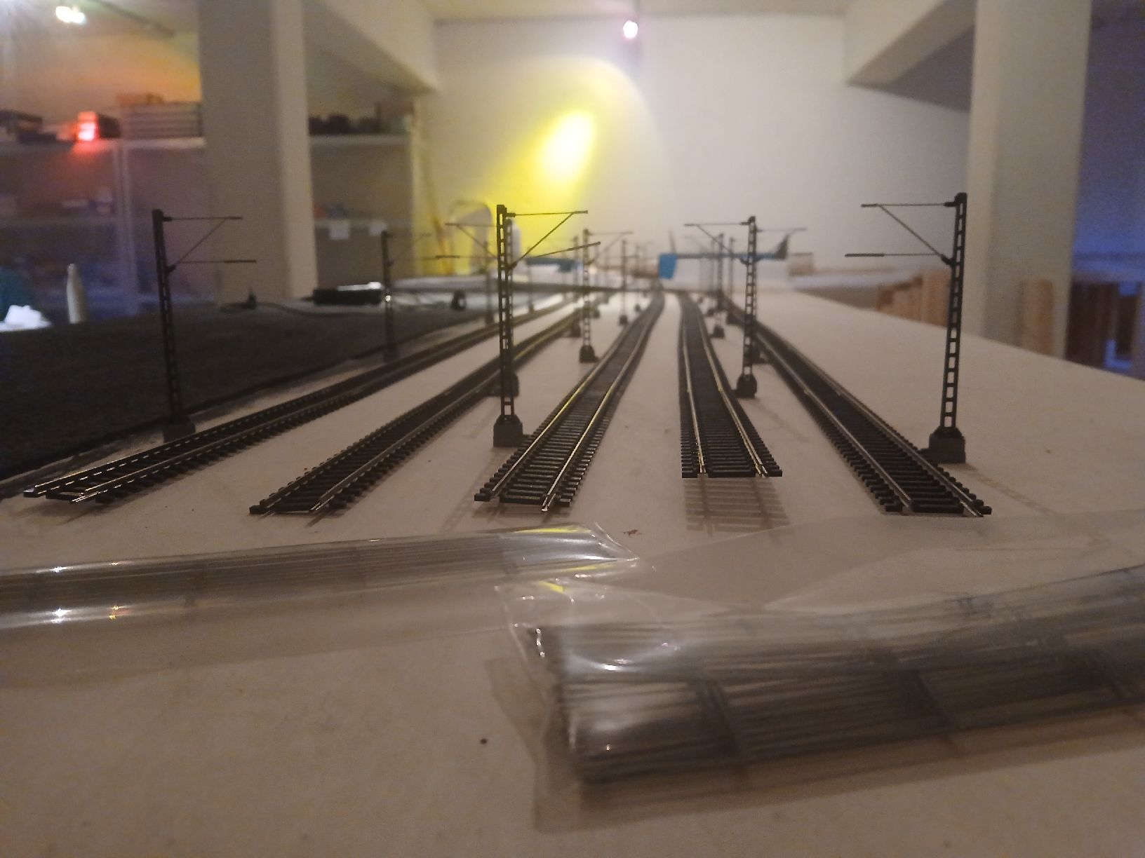 Viessmann Modelleisenbahnen: H0 Viessmann DB Oberleitung – Neu (gemäss Beschreibung) aus Brügg BE von Just_standing_here 1