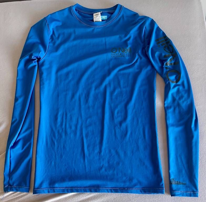 T-shirt: ONeill Rash-Guard – Usato da Zürich venduto da leo_25ss