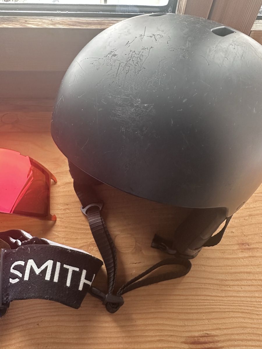 Skis: skibrille und Skihelm M – Gebraucht aus Vaz/Obervaz von powpowhoch2 4