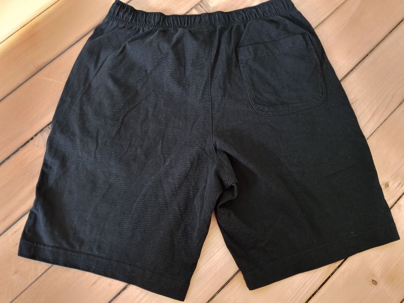 Nike Pantaloni: Short Nike noir taille M  – Usato da Genève venduto da Ana12 1
