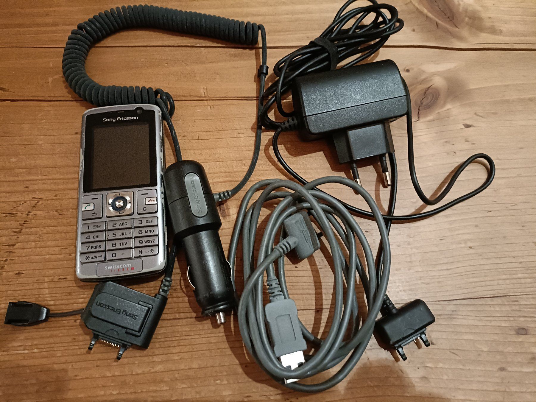 Ericsson Telefoni cellulari / Smartphones: Sony Ericsson Handy – Usato da Embrach venduto da Illingen13 3