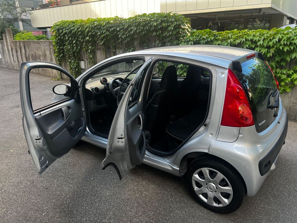 Peugeot Automobili: Peugeot 107, Jahrgang 2011 – Nur 25’000 km! Ab MFK – Usato da Adliswil venduto da BMWe39M5 5