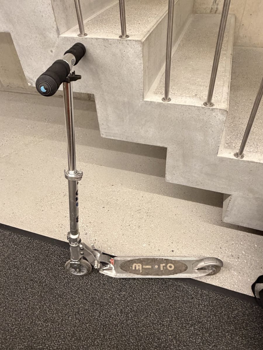 Micro Kickboard: Micro Scooter Silver collapsible  – Neu (gemäss Beschreibung) aus Männedorf von iza04