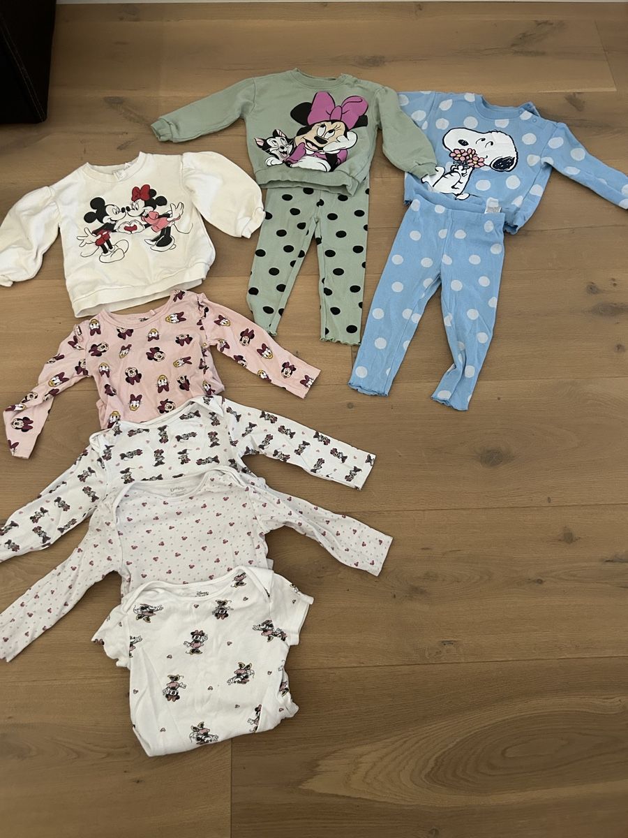 Kleiderpakete & -sets: Babykleidung packet grösse 98 disney – Gebraucht aus Rümlang von Jennyanna
