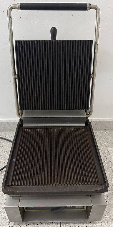 Griglie: Grill professionnel  – Usato da Prilly venduto da QNN69 1