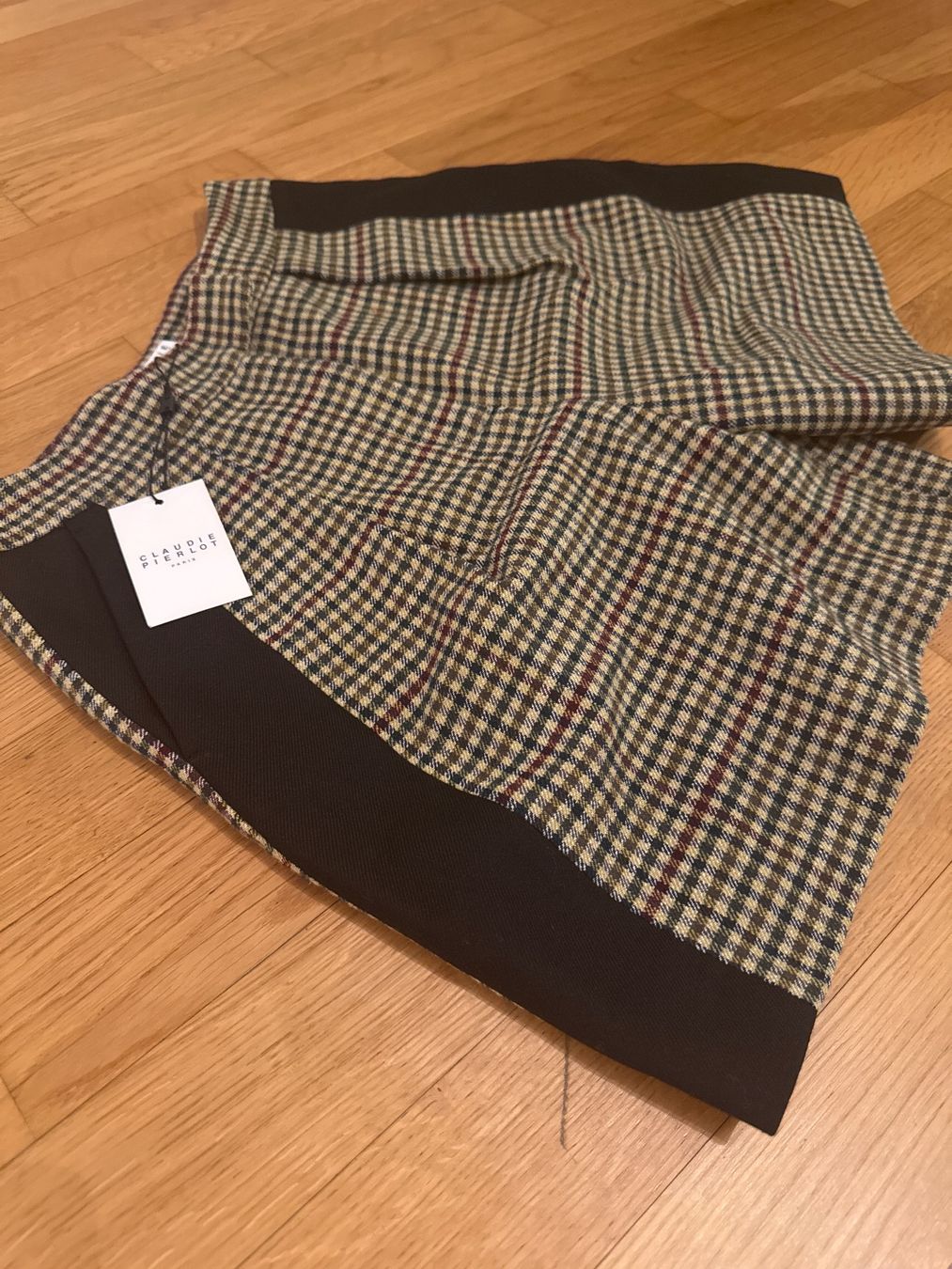 Claudie Pierlot Pantaloni: Claudie Pierlot Shorts, 38 – Nuovo (secondo la descrizione) da Adliswil venduto da AE112 1