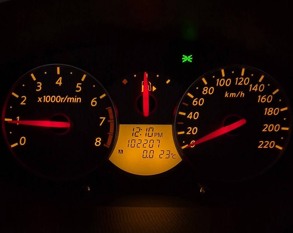 Autos: Nissan Micra 1.4 – D'occasion à Oberengstringen par jul_6b5d 4