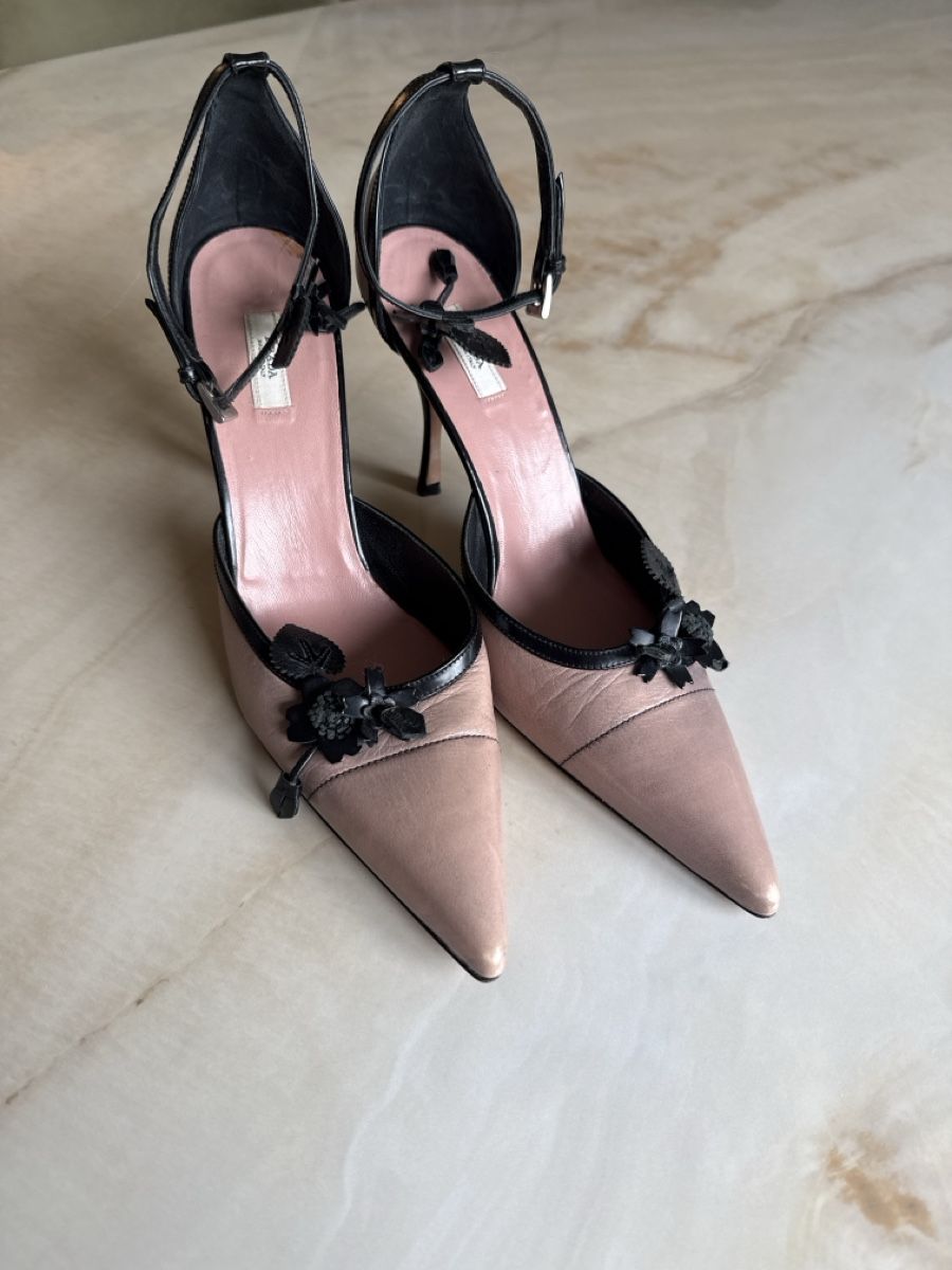 Prada Scarpe da donna: Prada Leder Pumps Gr 38 – Usato da Embrach venduto da shila_03