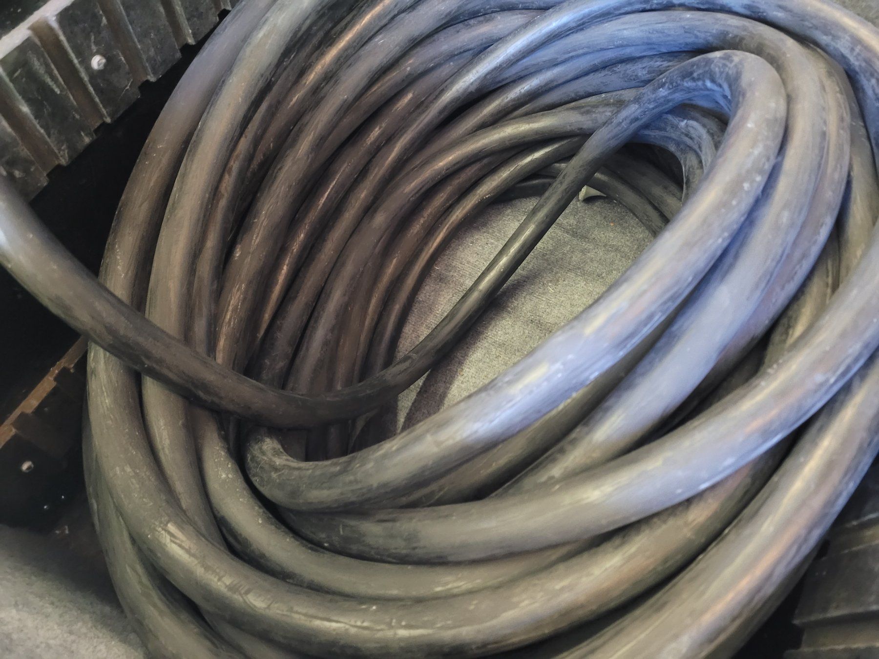 Cavi: CEE 63 Kabel ca.50 Meter - Schwarz – Usato da Vitznau venduto da Night-Fire 3