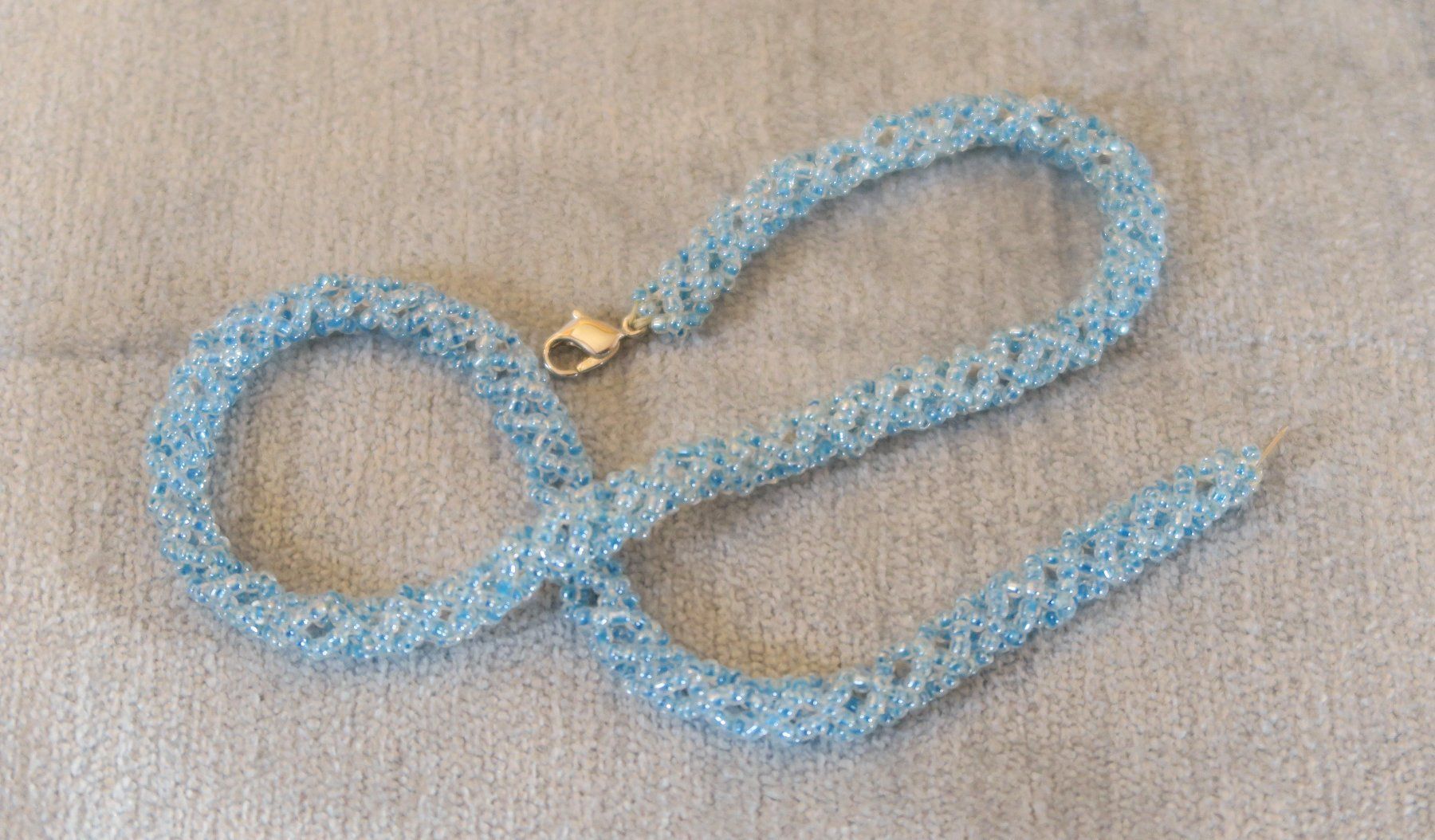 Catenine: Glas-Perlenkette hellblau – Nuovo (secondo la descrizione) da Brittnau venduto da marlenestone