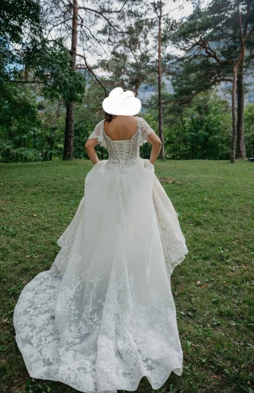 Vestiti: Robe mariée 36-38 – Usato da Carrouge VD venduto da licettea 2