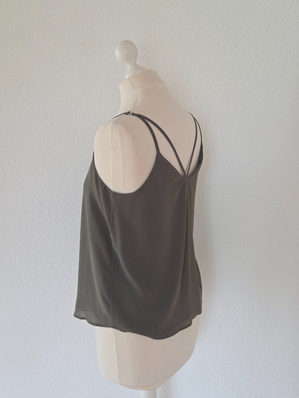 Only Camicette: Bluse Grün Only – Usato da Wängi venduto da Bibo4. 3