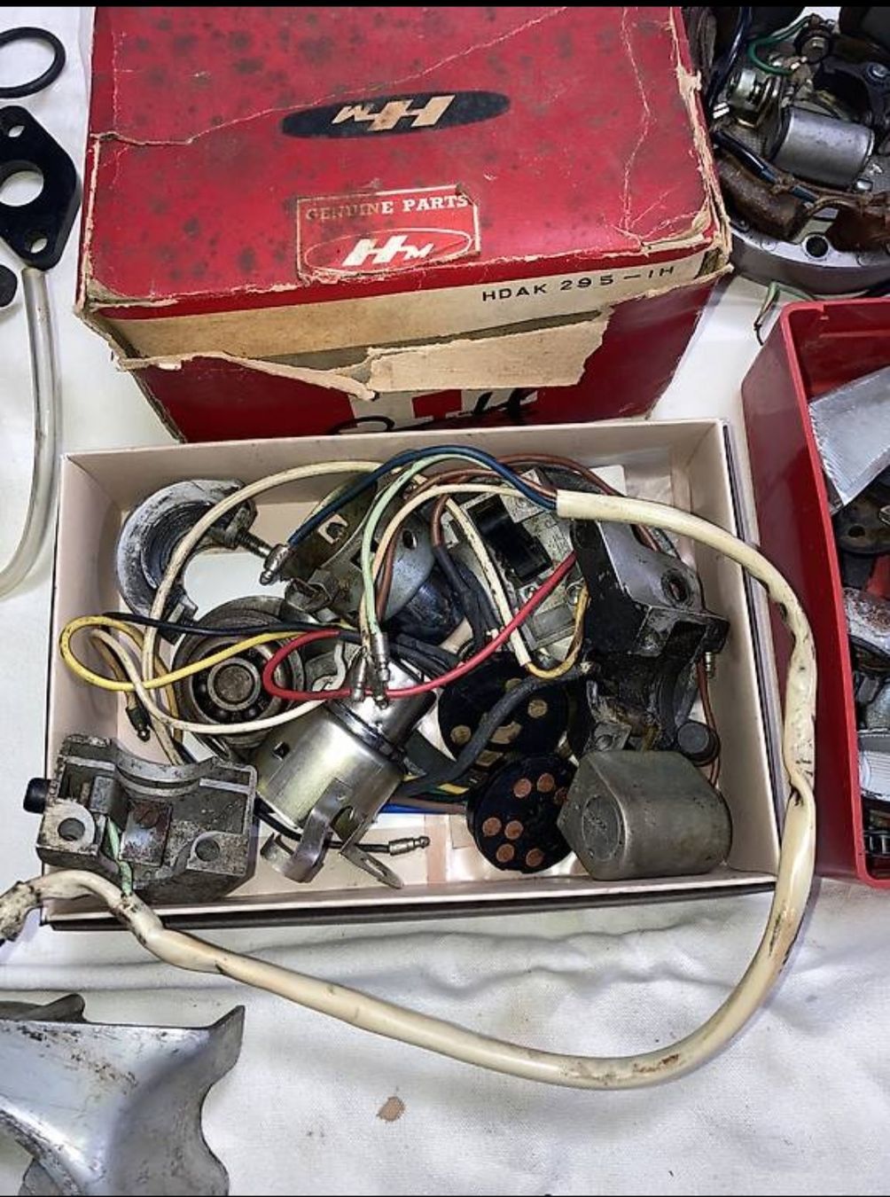 Honda Tutti i ricambio per moto: Honda C100, C102 Supercub  – Usato da Niederwangen BE venduto da drizabone 3