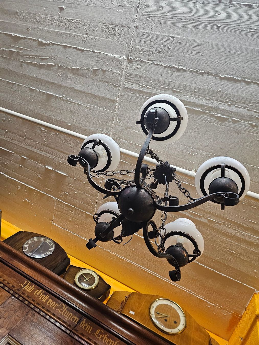 Lustres & lampes de plafonds: Deckenlampe mit 5 Glaskugeln Metallgestell gebraucht – D'occasion à Opfikon par Seebacherbrocki55555 9