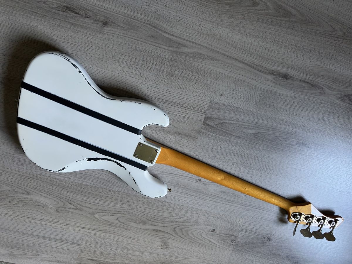 Strumenti musicali: Fernandes JB Bass – Usato da Recherswil venduto da Geruempel 2