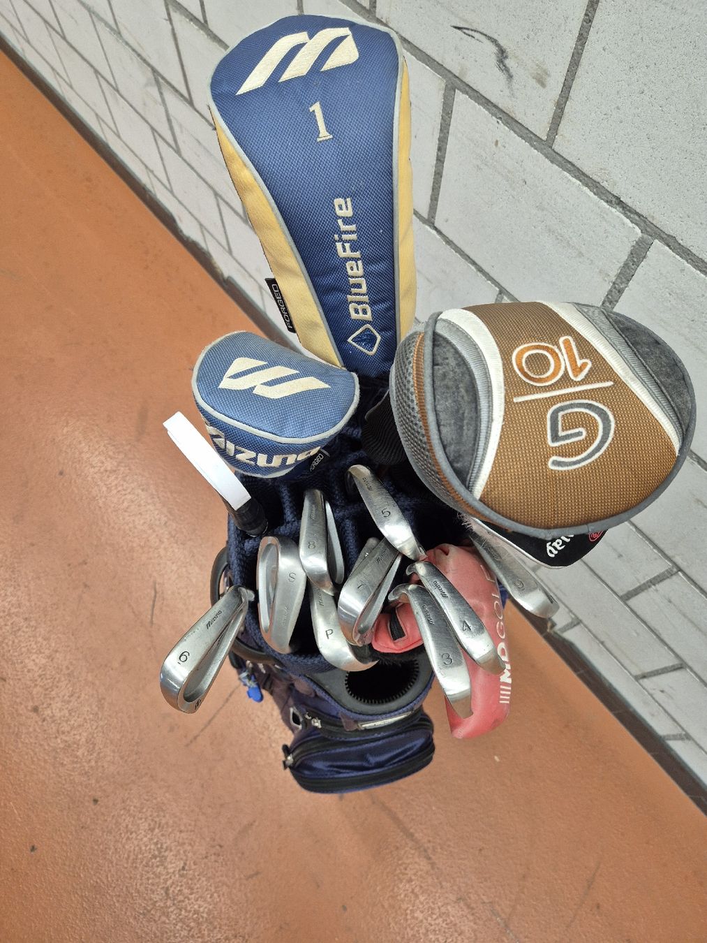 Schläger & Sets: Golfschläger Set mit Tasche und Zubehör – Gebraucht aus Bern von  2
