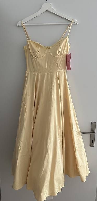 Vestiti: Butter Yellow Midi Dress – Usato da Schaffhausen venduto da ste.letti