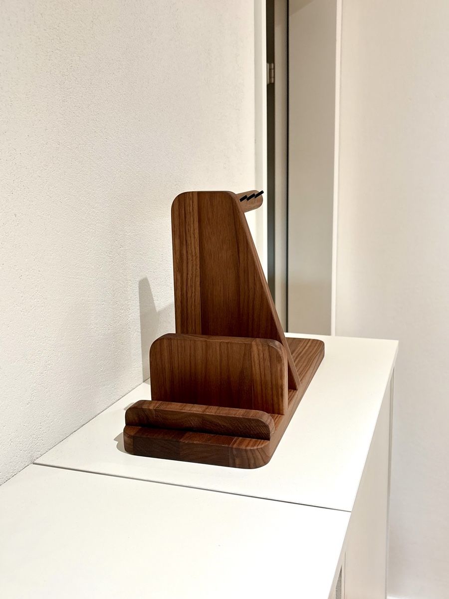 Supporti a parete: Handgefertigter Eingangsbereich Organizer aus Nussbaum – Nuovo (secondo la descrizione) da Suhr venduto da Haptik-Moebel-Design 4