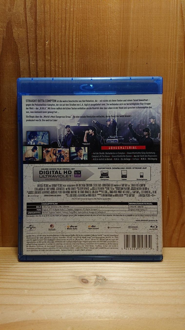 Tutti i DVDs: STRAIGHT OUTTA COMPTON Blu-Ray – Usato da Wilderswil venduto da Exebub 1
