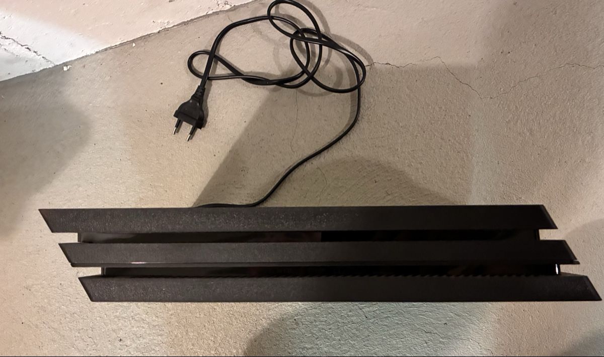 Sony Konsolen: Sony PlayStation 4 Pro gebraucht – Gebraucht aus Lachen SZ von Manuela_15 1