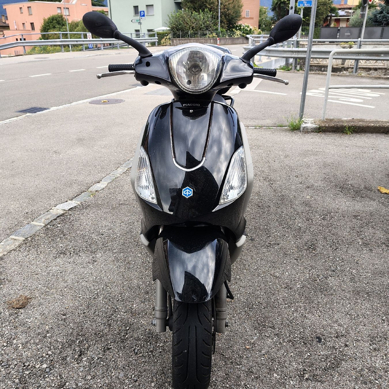 Piaggio Scooters: 2010 Piaggio 125 Fly – D'occasion à maroggia par tondo_Music 6