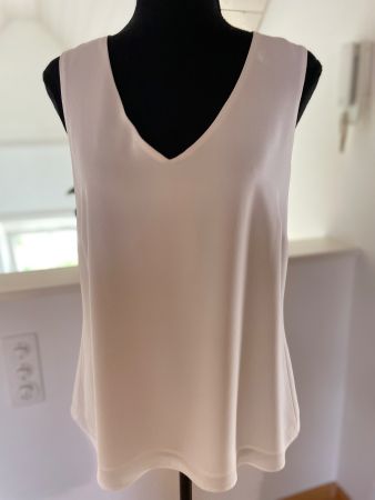 Schickes Top / Bluse Gr. 36 Weiss V-Ausschnitt Komma