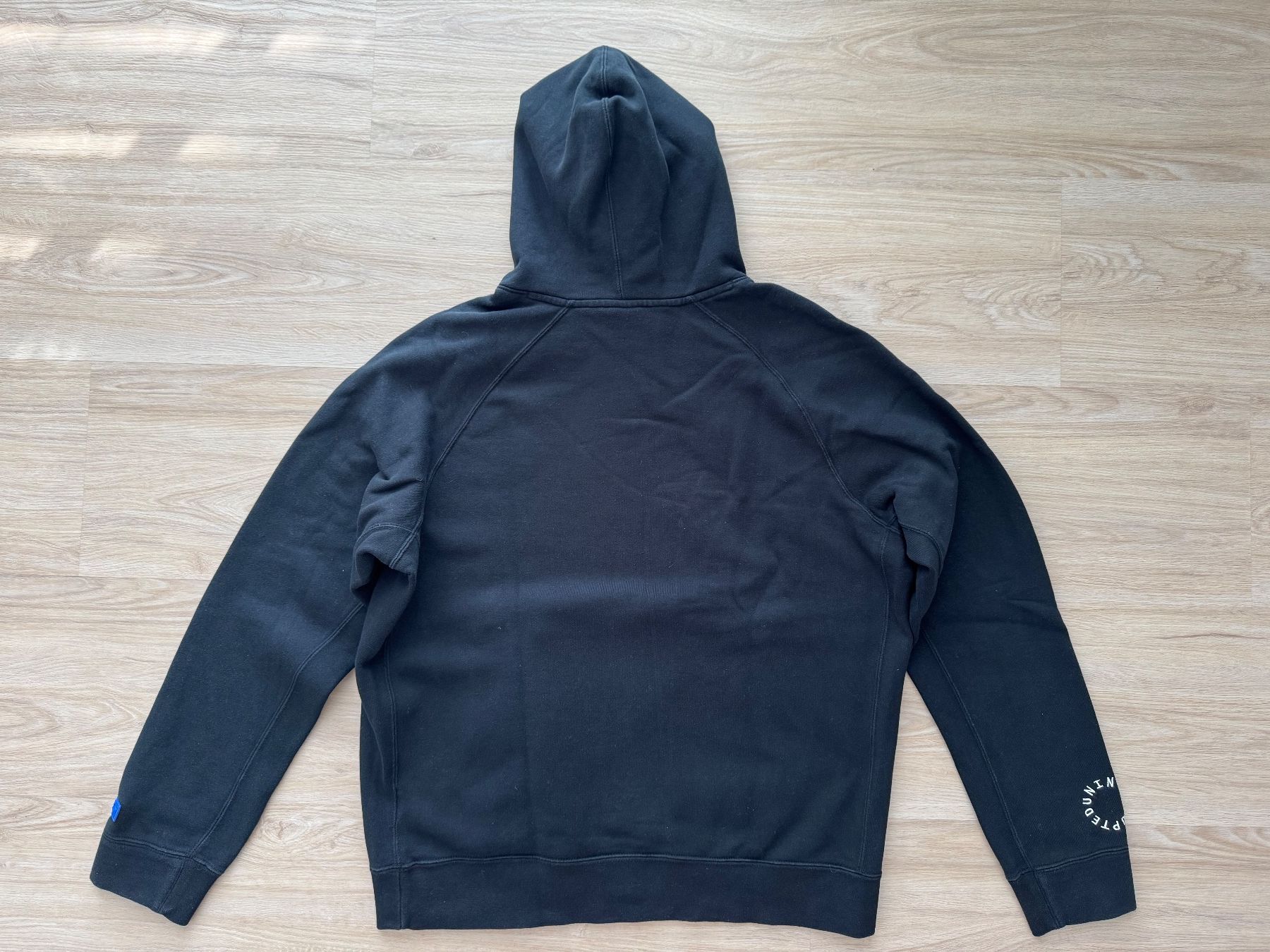 Nike Pulls & Sweat-shirts: Nike Kaputzen-Pullover schwarz, L – D'occasion à Maisprach par jokoundklaas 2